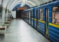 У Києві зупинялися поїзди на всіх гілках метро: у метрополітені пояснили причину
