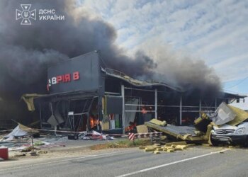 росія вдарила реактивним "шахедом" по звичайному магазину на Одещині: троє постраждалих