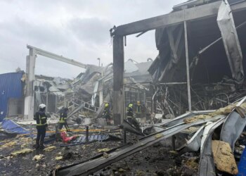 У Рівному ворог атакував магазин Metro
