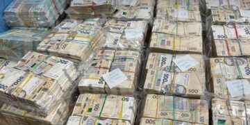 Рекордне вилучення готівки: БЕБ накрило мережу нелегальних обмінників