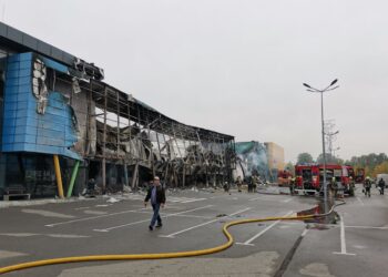 У Києві постраждав магазин Decathlon на Почайній: що з онлайн-замовленнями