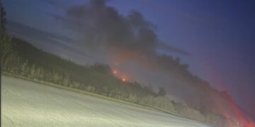Силы обороны поразили один из крупнейших НПЗ России в Башкортостане: на заводе пожар