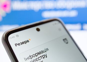 Бронирование работников: правительство пересматривает статус критических предприятий – кого это затронет
