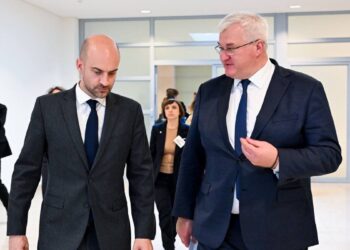 Європі час відігравати активнішу роль у мирних зусиллях – зустріч Сибіги та Барро