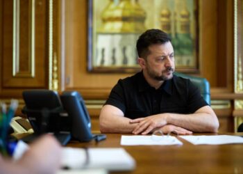 Зеленский назвал регионы России, где за сутки ударили по нефтяным объектам и полигону