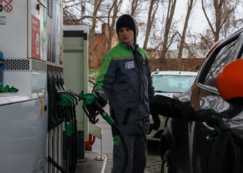 Ціни на АЗС 30 жовтня: скільки коштує бензин, дизель та газ сьогодні
