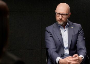 Яценюк назвав посилення тиску на керівництво РФ єдиним способом забезпечити мир