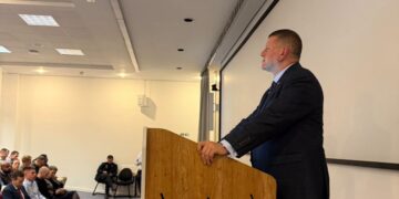 Захід має технології, які дозволять побудувати нову систему безпеки – Залужний на зустрічі з молодими офіцерами