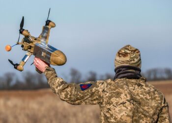 Рої дронів та “розумна” навігація: експерти назвали, як ШІ змінює фронт