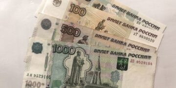 Російські олігархи дали Кремлю понад 5,6 млрд доларів на війну в Україні
